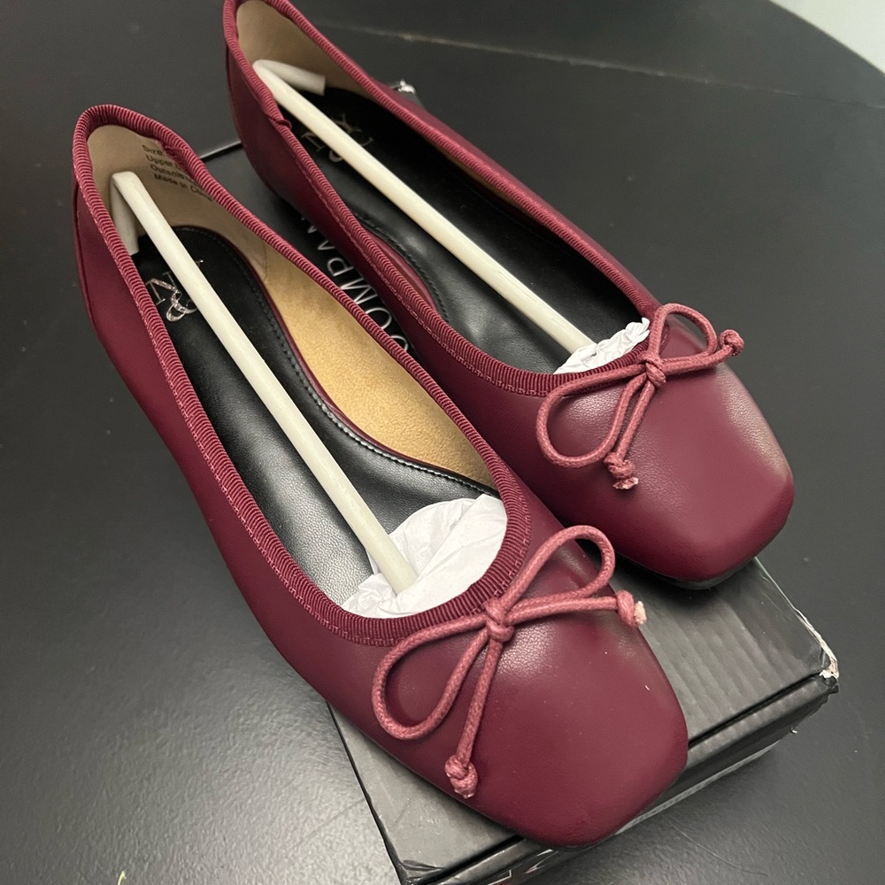 NEW YORK & CO BURGUNDY BALLET FLATS SZ 9 NIB